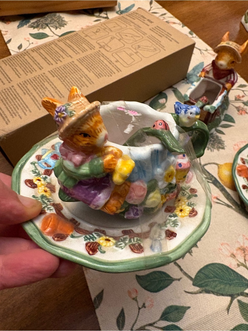 Mercuries Springtime Tea Set - Picture 6 of 11